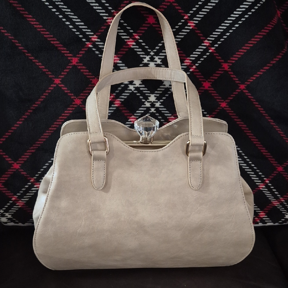 Charming CHARLIE Diamond Latch